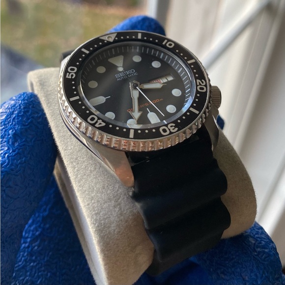 Seiko SKX007 Dive Watch - Picture 2 of 4